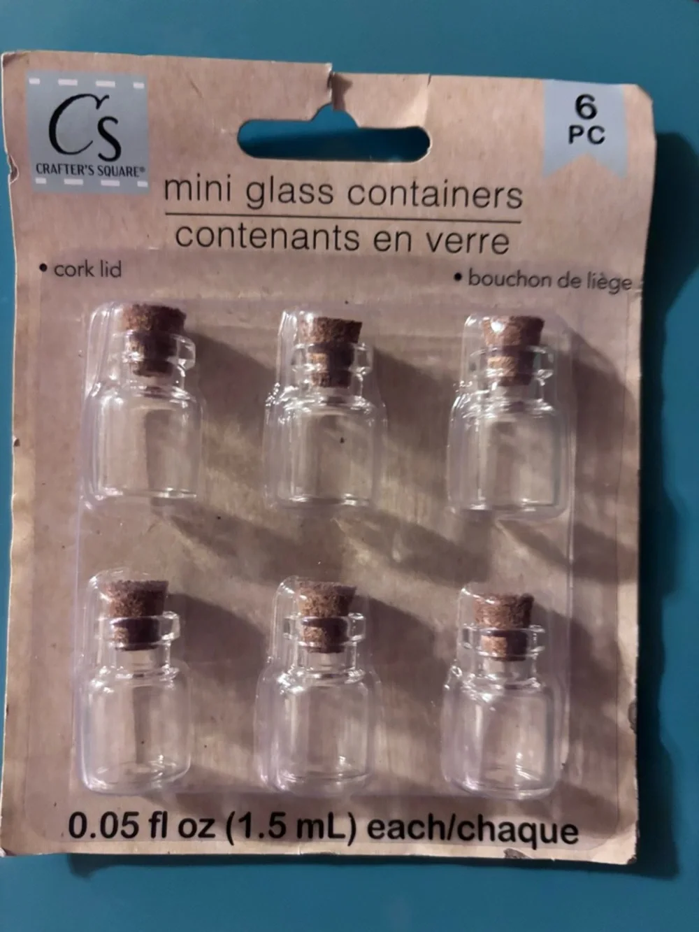 Set of 3 Mini Glass Containers with Cork & Screw on Lids. 2 NWT